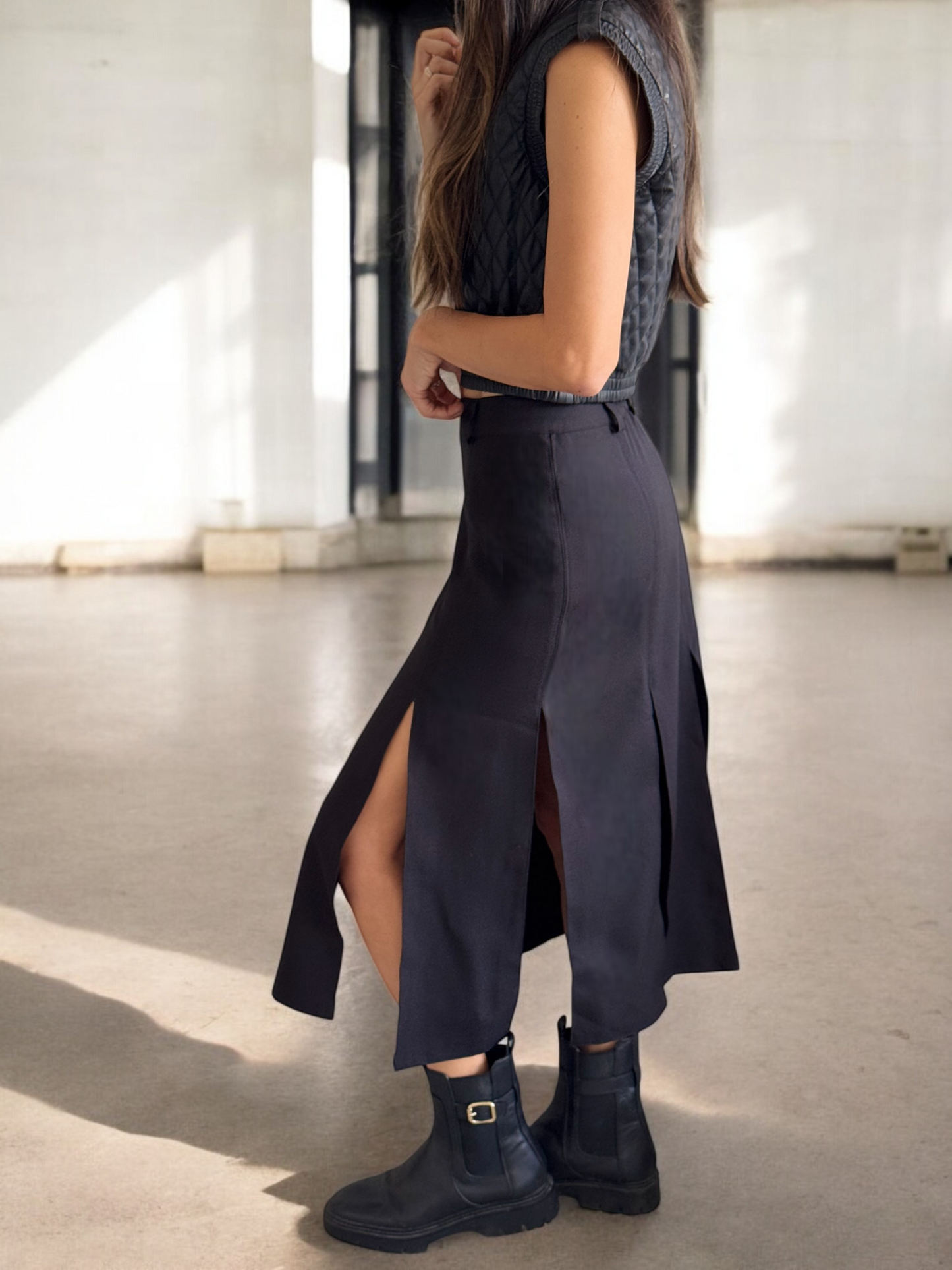 Black Slit Detail Midi Skirt